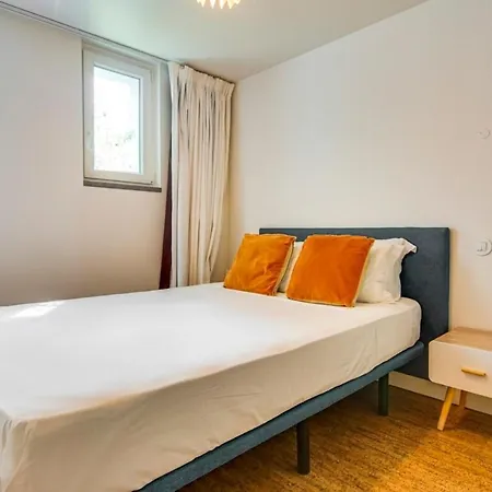 Cosy Modern 1 Bedroom In Central Apartment *